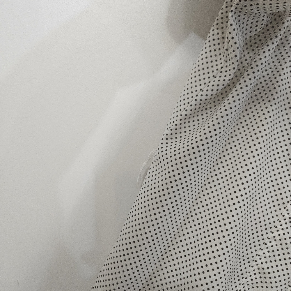 Como Stretch White Polka Dot Button Down Blouse! - Picture 6 of 6